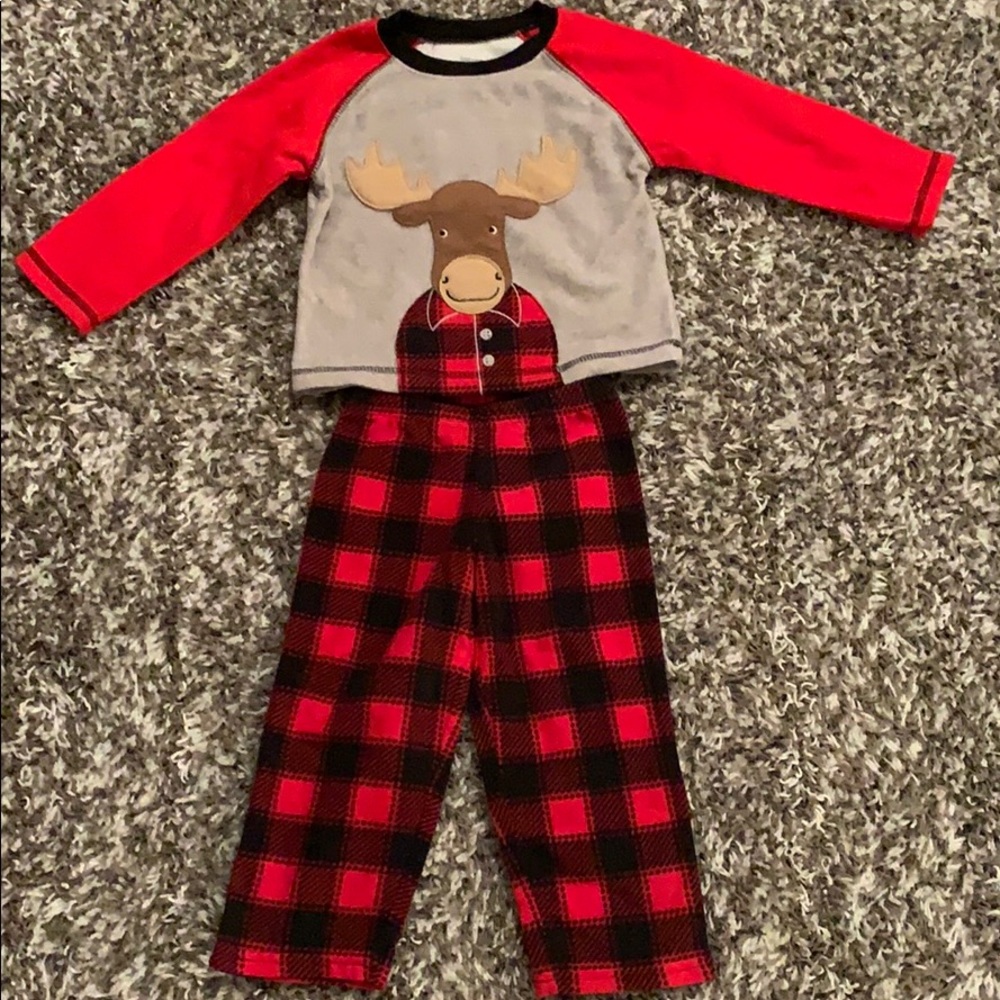 Carter’s Christmas reindeer pijama set